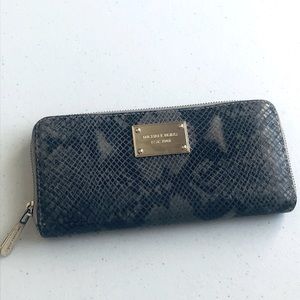 Michael Kors Zip Around Wallet Snake Print 8.5x5